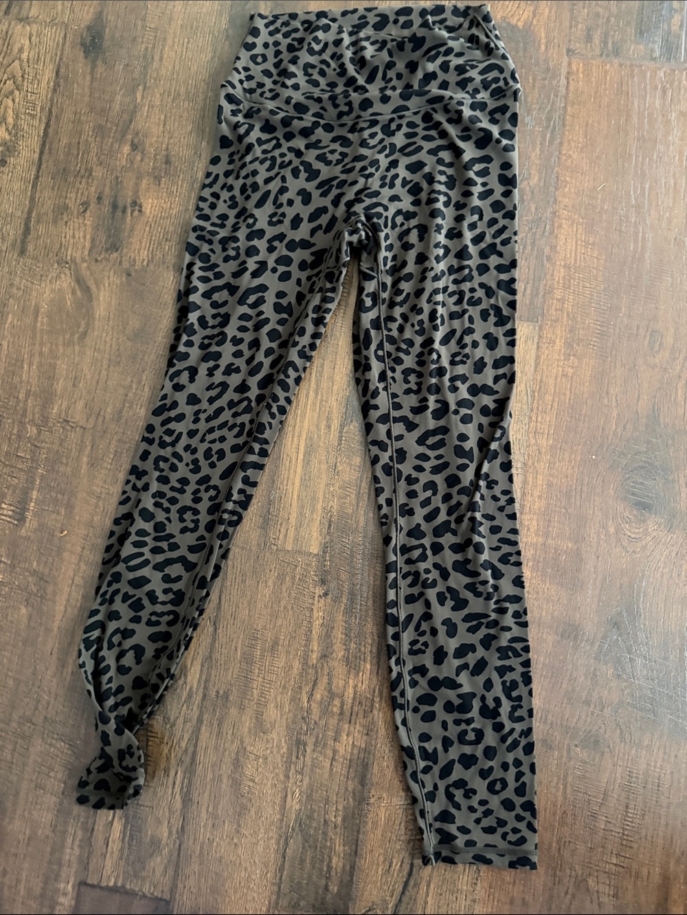 Kids Leopard Print Leggings in Olive/Black